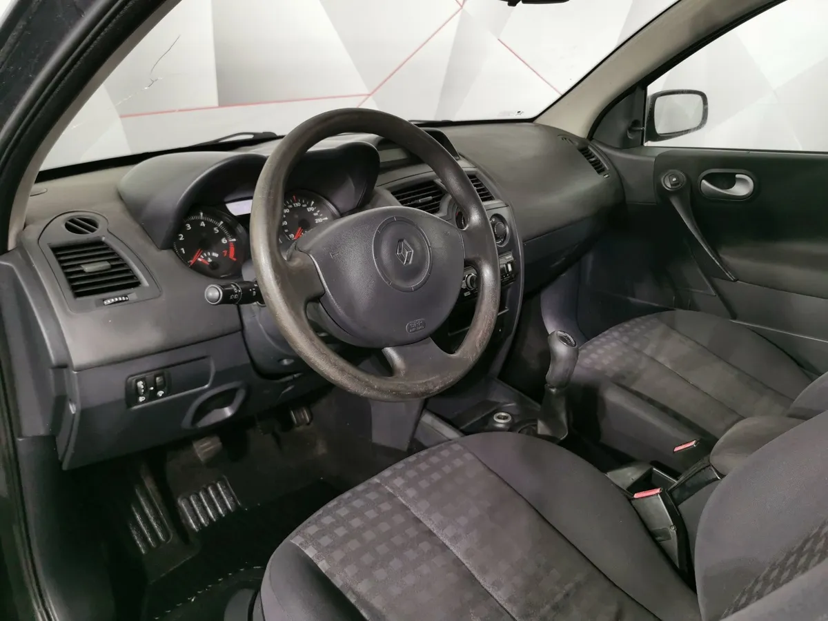 Renault Megane 1.6 MT (115 л.с.) Серый в АВИЛОН. Слайд №17