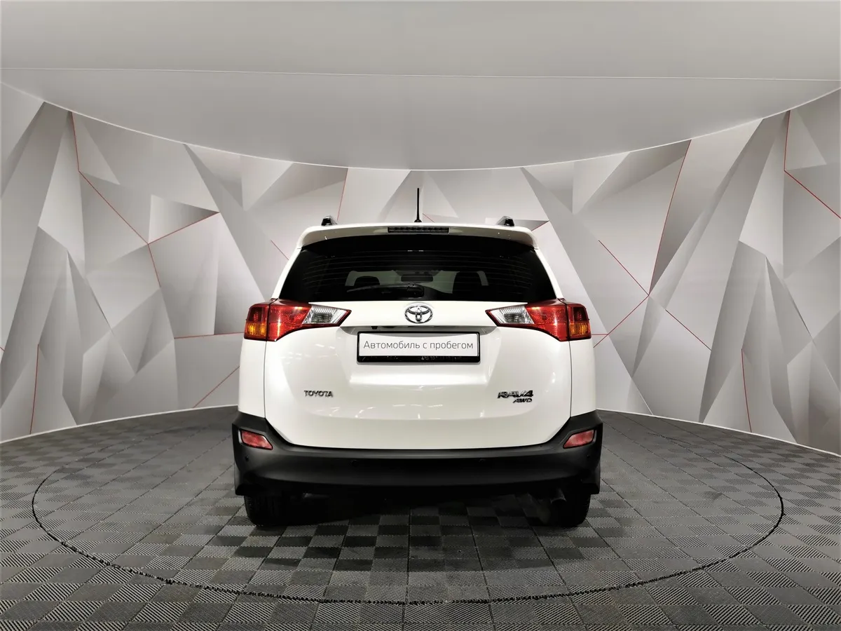 Toyota RAV4 2.0 CVT (148 л.с.) Стандарт Белый в АВИЛОН. Слайд №8