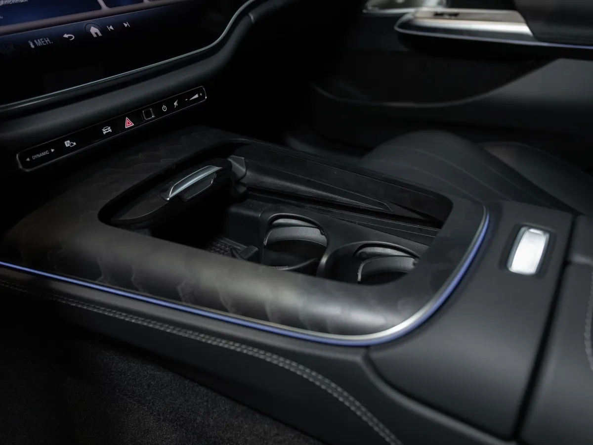 Mercedes-Benz E-Класс E 300 4MATIC (258 л.с.) Черный в АВИЛОН. Слайд №17