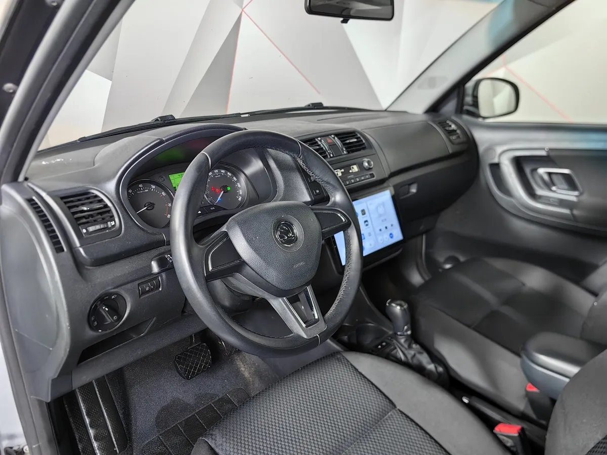 Skoda Fabia 1.6 AT (105 л.с.) Серебристый в АВИЛОН. Слайд №18