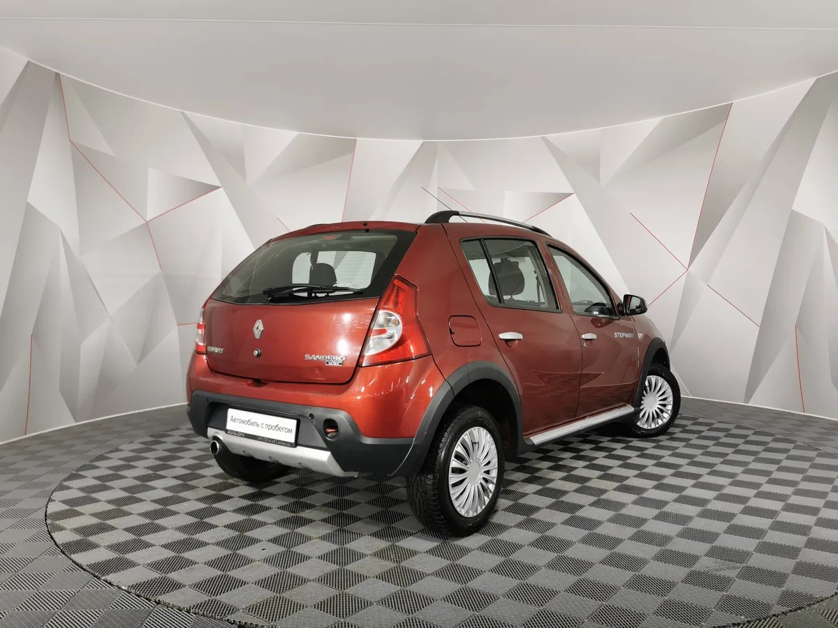 Renault Sandero 1.6 AT (103 л.с.) Stepway Красный в АВИЛОН. Слайд №2