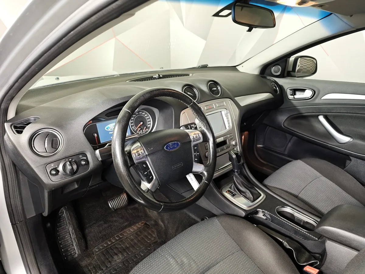 Ford Mondeo 2.3 AT (160 л.с.) Trend Серебристый в АВИЛОН. Слайд №18