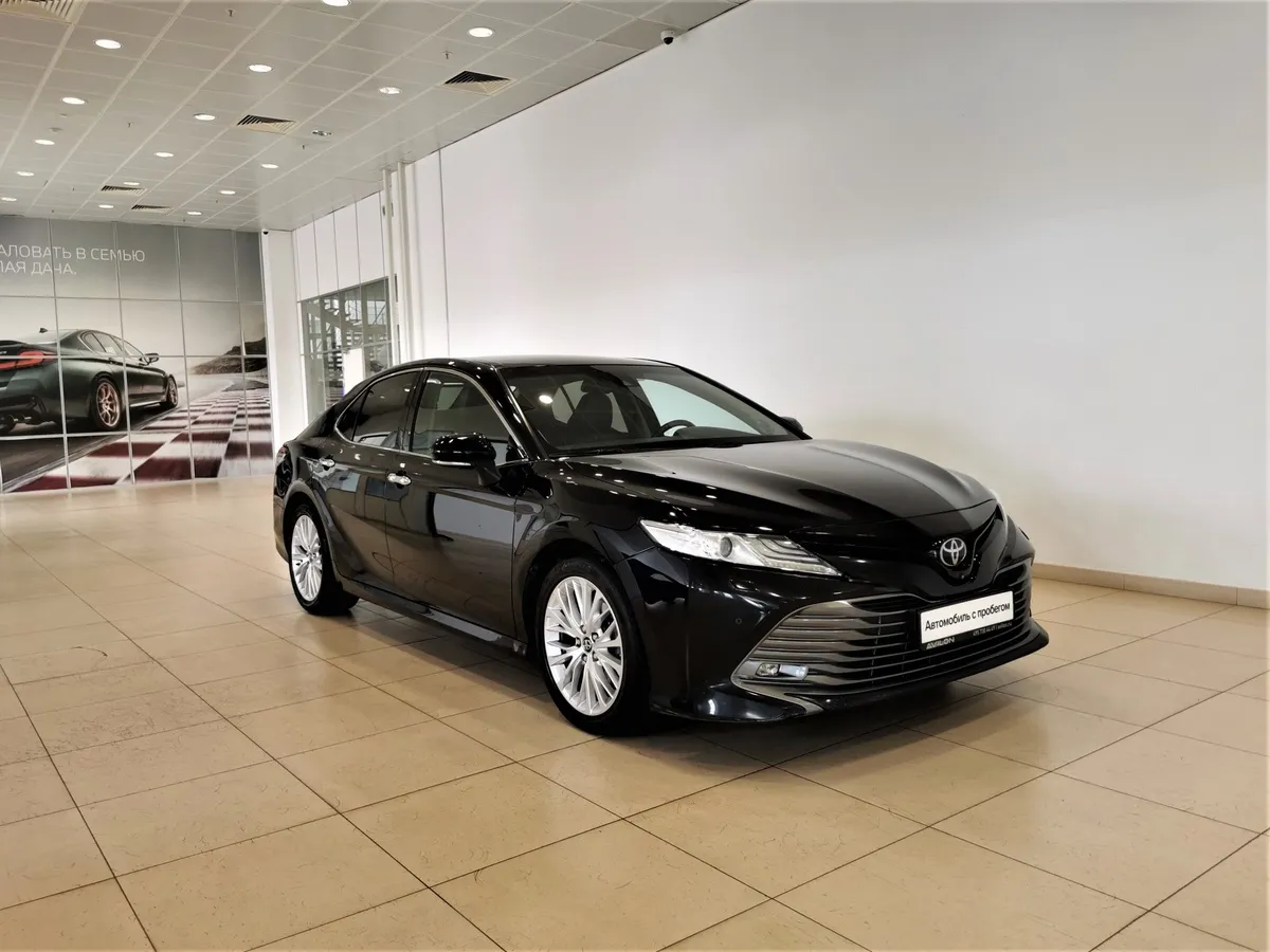 Toyota Camry 3.5 AT (249 л.с.) Черный в АВИЛОН. Слайд №3
