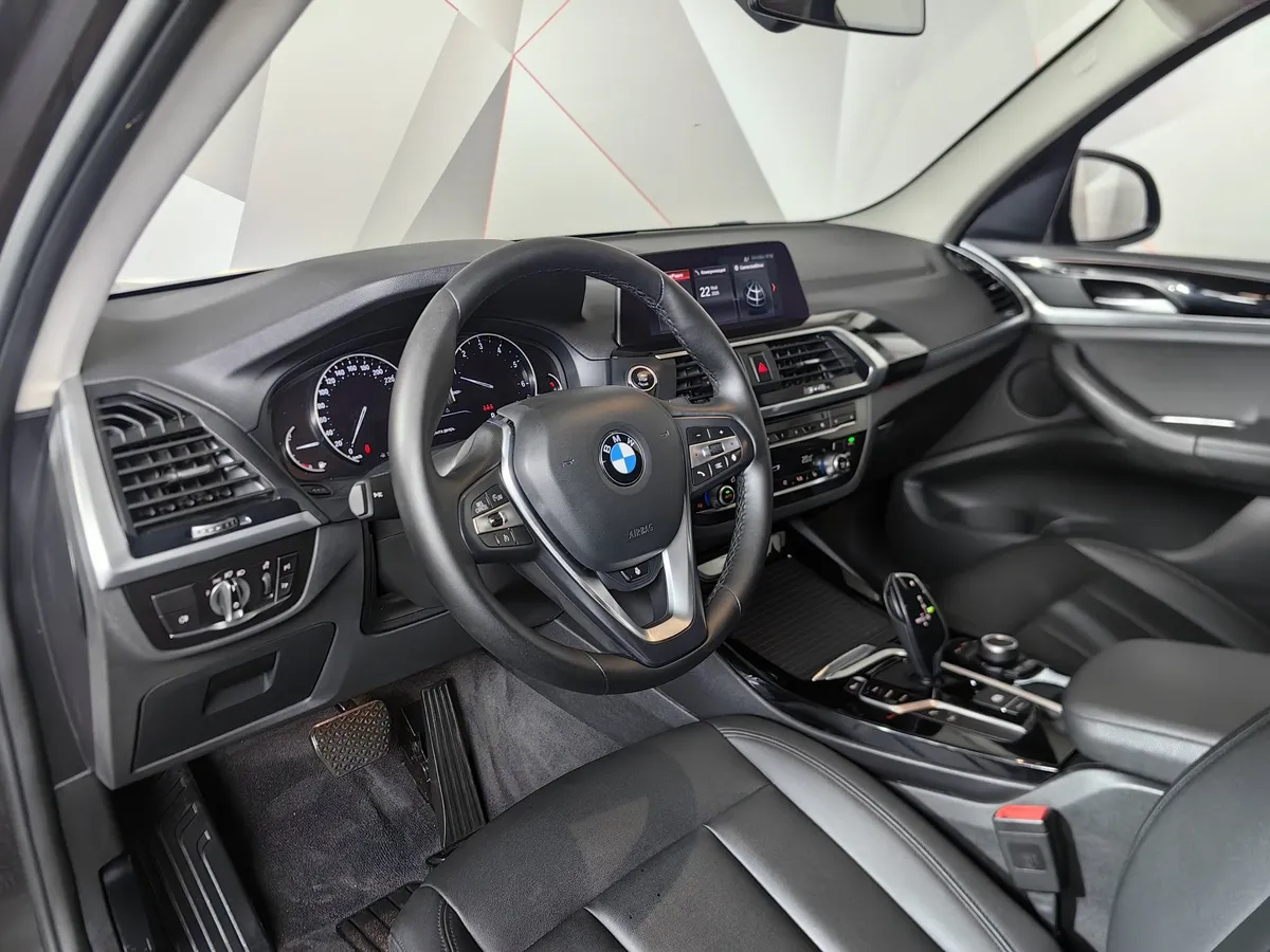 BMW X3 xDrive20i AT (184 л.с.) Urban Серый в АВИЛОН. Слайд №12