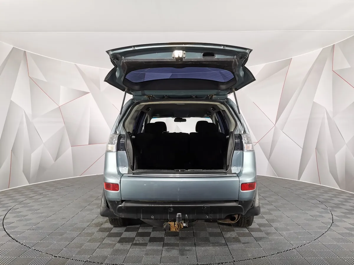 Mitsubishi Outlander 2.4 CVT 4WD (170 л.с.) Серый в АВИЛОН. Слайд №10