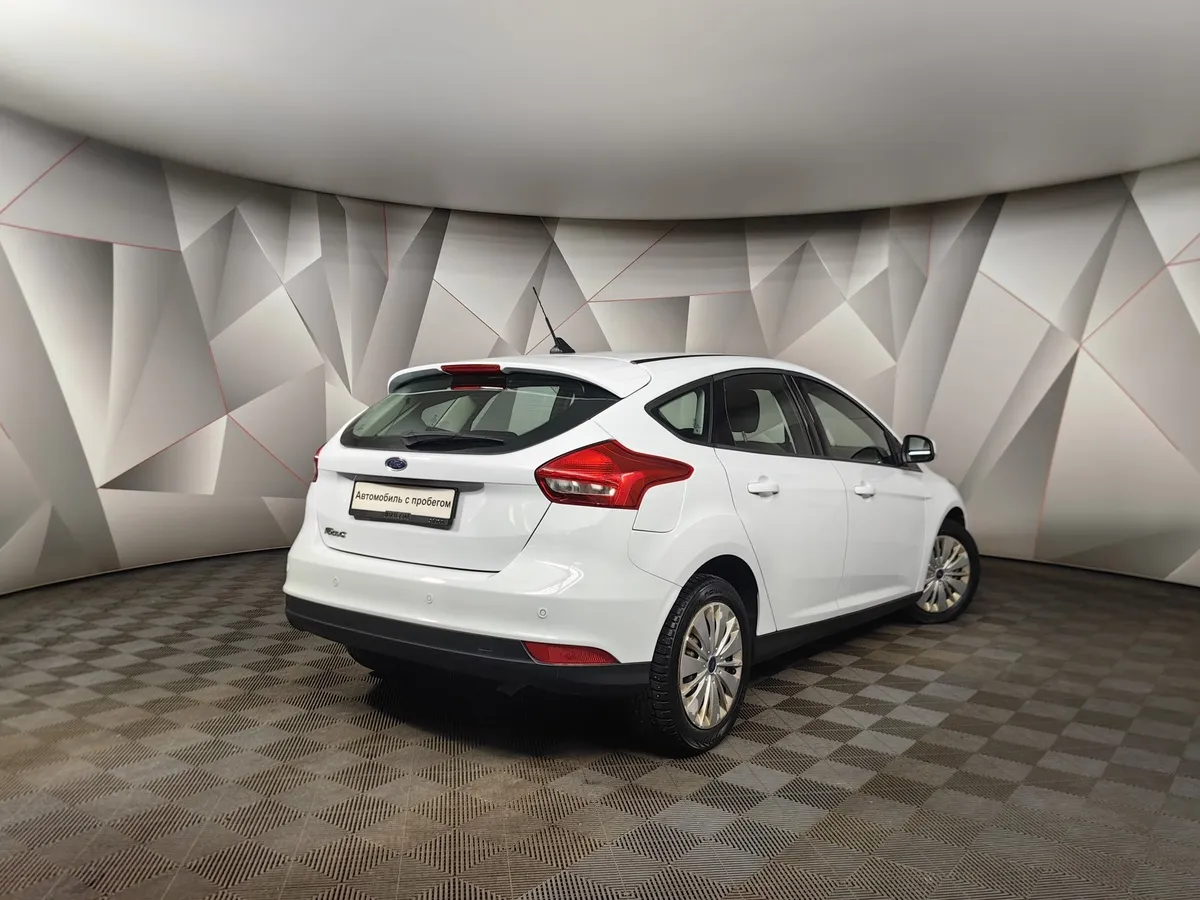 Ford Focus 1.6 Ti-VCT PowerShift (105 л.с.) Trend Белый в АВИЛОН. Слайд №2