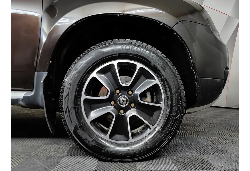 Renault Duster 2.0 MT 4x4 (143 л.с.) Коричневый в АВИЛОН. Слайд №9