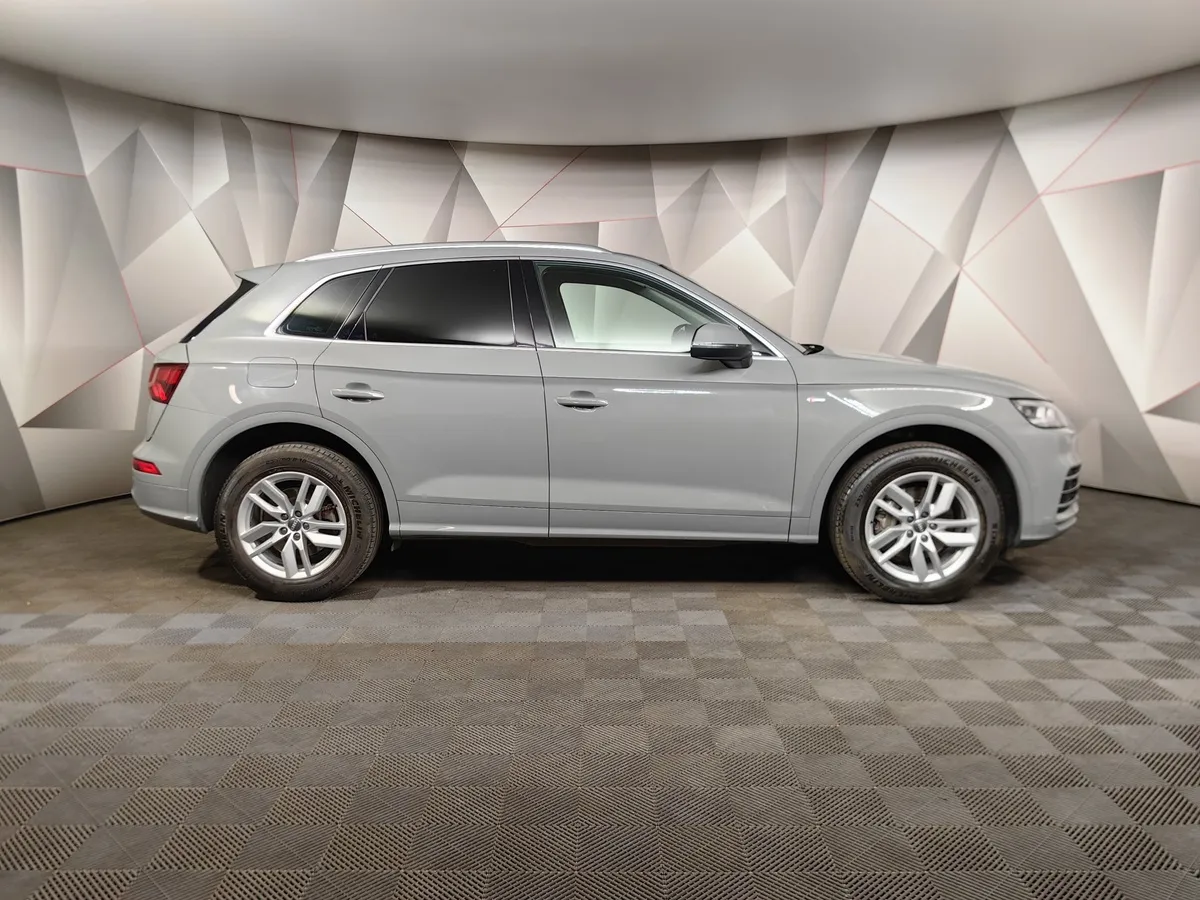 Audi Q5 2.0 TFSI S tronic quattro (249 л.с.) Серый в АВИЛОН. Слайд №6