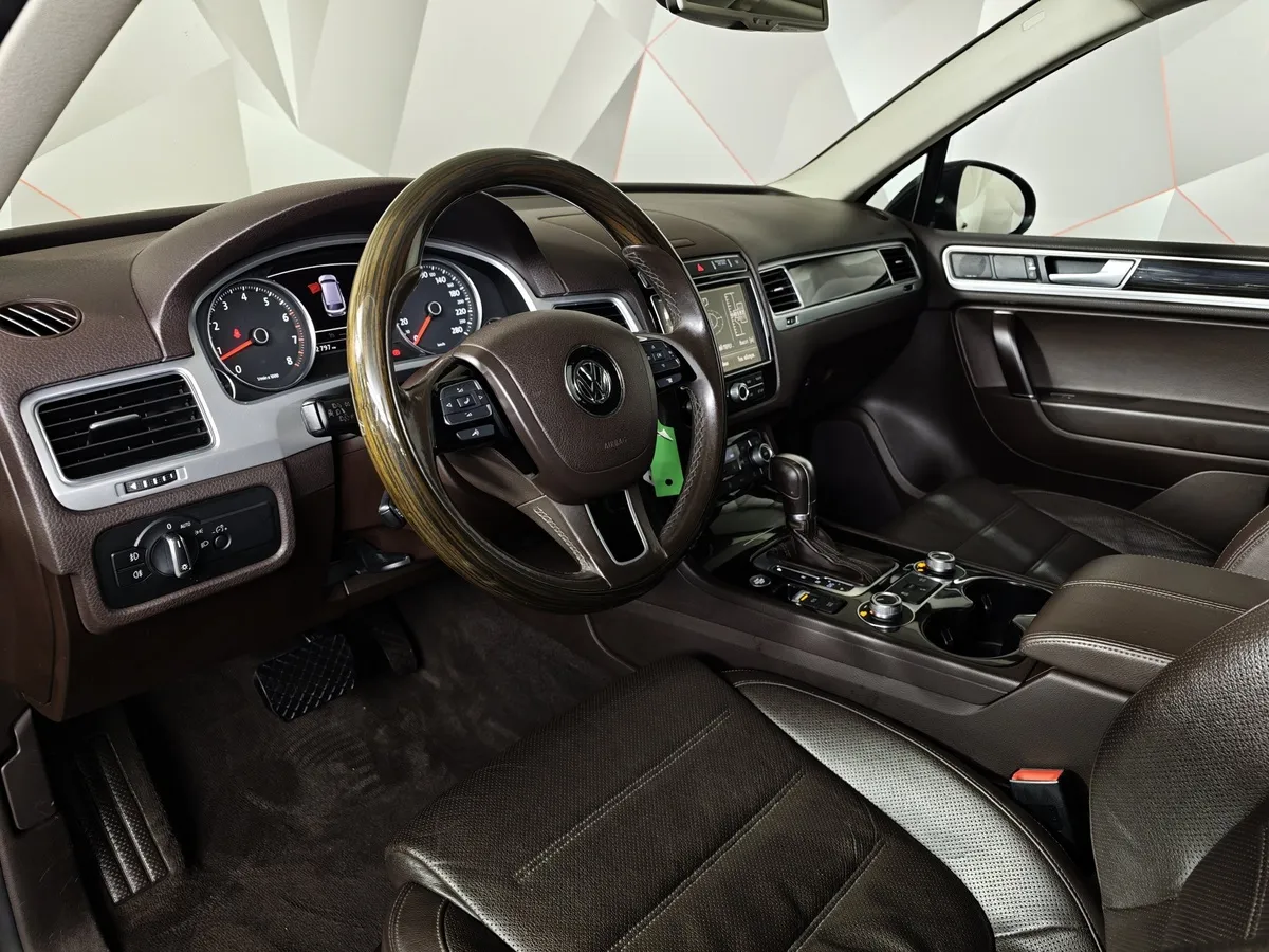Volkswagen Touareg 3.6 FSI Tiptronic 4Motion (249 л.с.) V6 FSI Синий в АВИЛОН. Слайд №19
