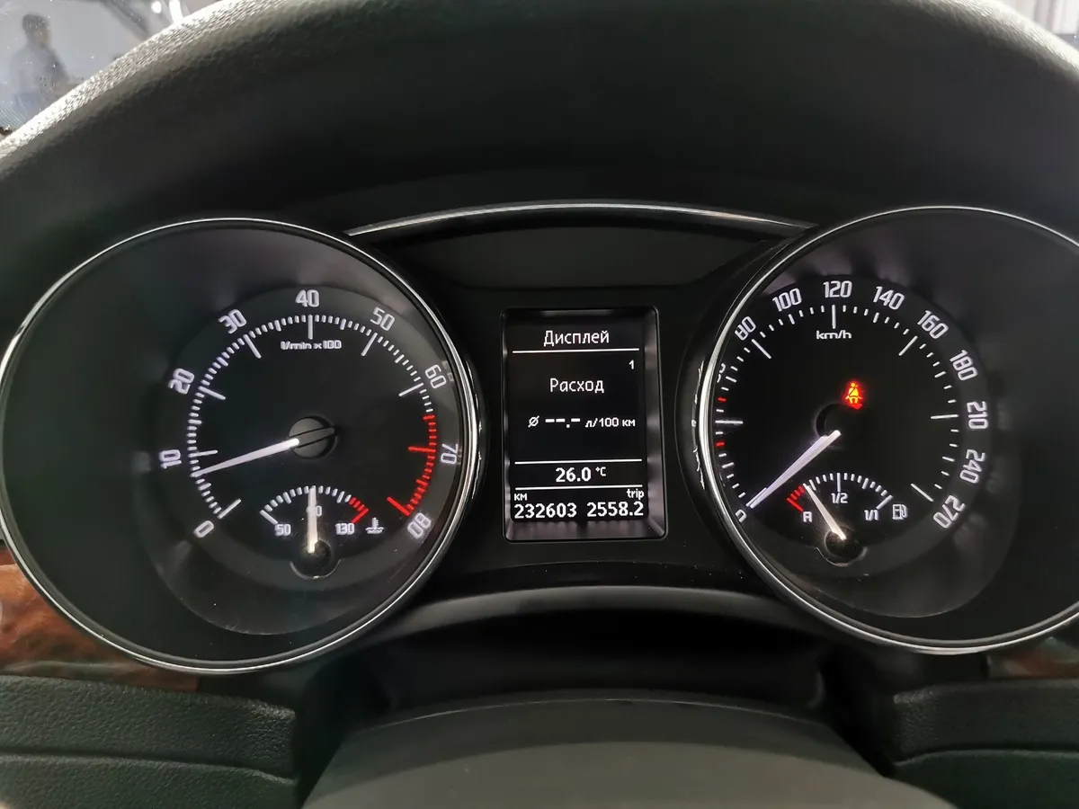 Skoda Superb 1.8 TSI DSG (152 л.с.) Белый в АВИЛОН. Слайд №17