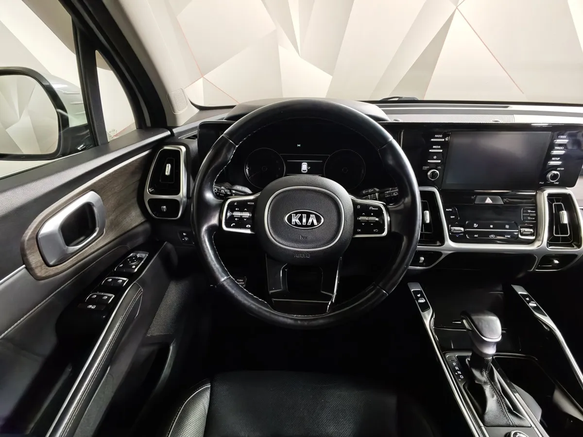 Kia Sorento 2.5 MPI 4WD AT (180 л.с.) Comfort Белый в АВИЛОН. Слайд №20