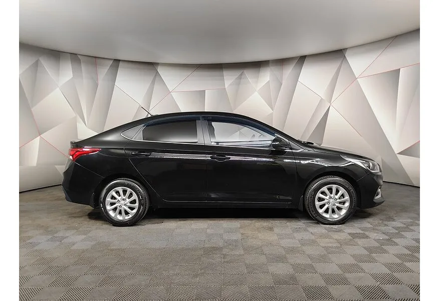 Hyundai Solaris 1.6 AT (123 л.с.) Elegance Черный в АВИЛОН. Слайд №6