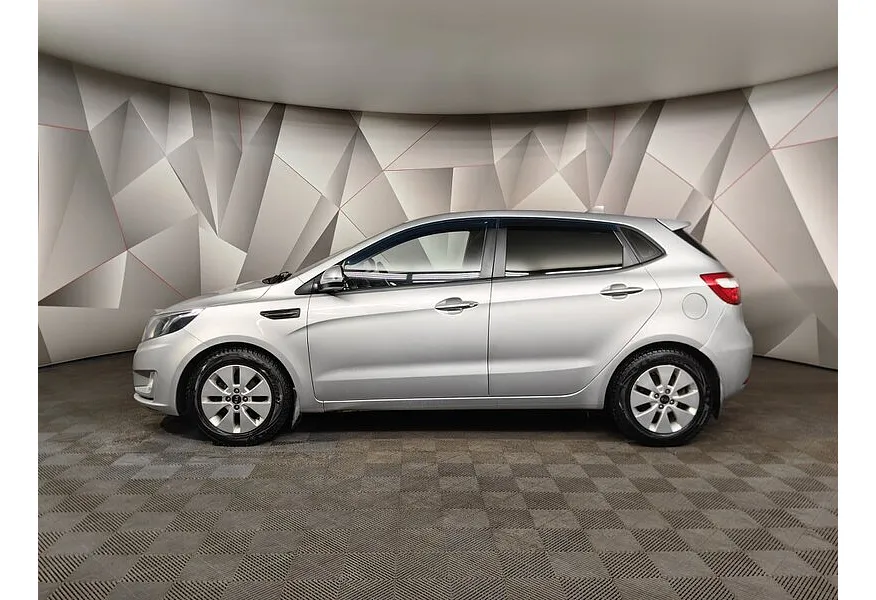 Kia Rio 1.6 MT (123 л.с.) Comfort Серебристый в АВИЛОН. Слайд №5
