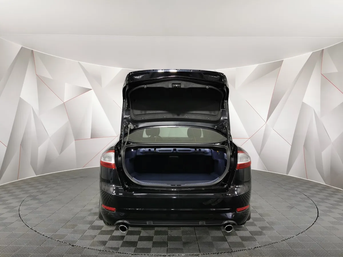 Ford Mondeo 2.0 EcoBoost PowerShift (200 л.с.) Titanium Черный в АВИЛОН. Слайд №11