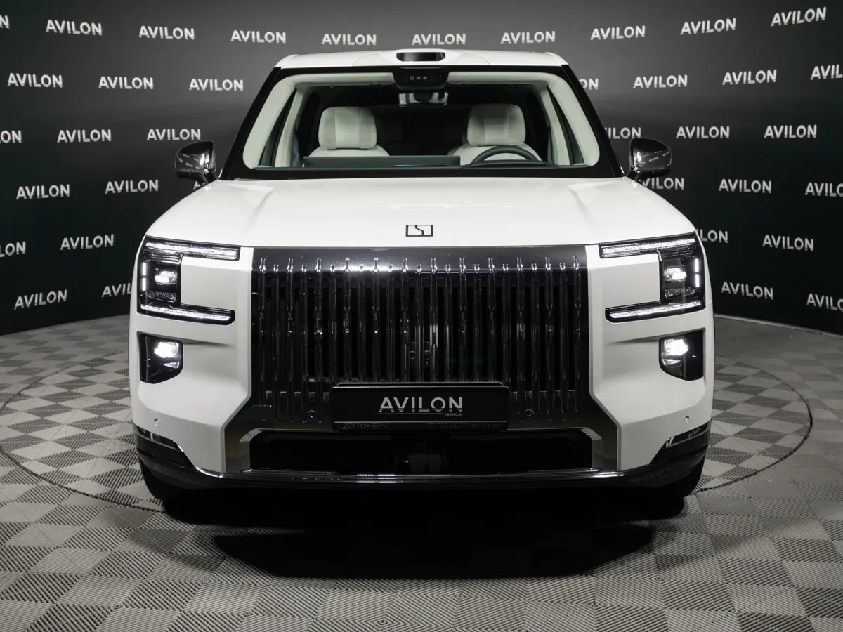 Zeekr 9X 2.0h AT 4WD (1177 л.с.) Hyper Белый в АВИЛОН. Слайд №3