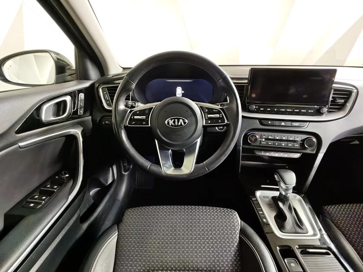 Kia Ceed 1.4 T-GDI AMT (140 л.с.) Comfort Черный в АВИЛОН. Слайд №20