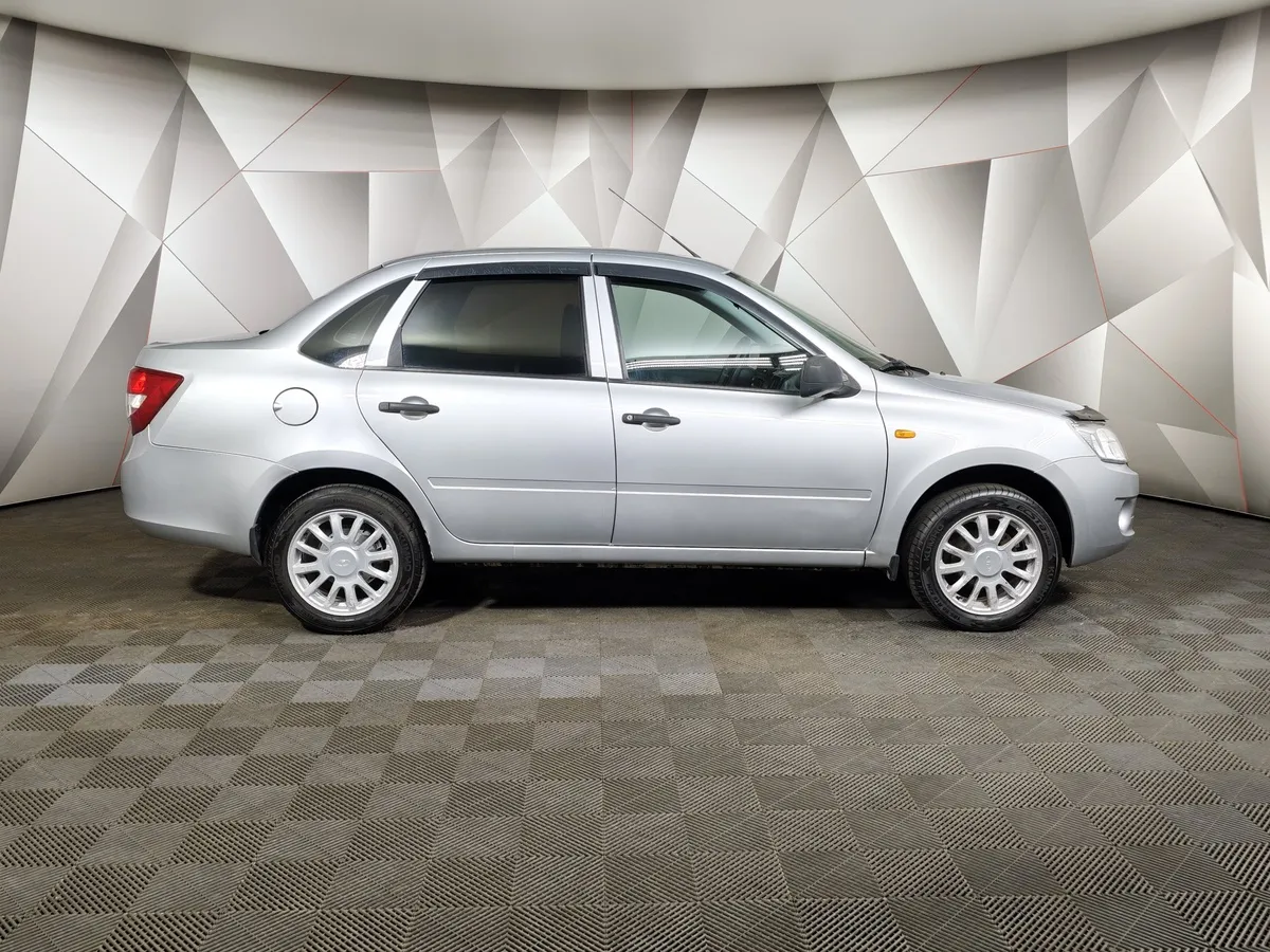 ВАЗ (Lada) Granta 1.6 MT 16кл (98 л.с.) Серебристый в АВИЛОН. Слайд №6