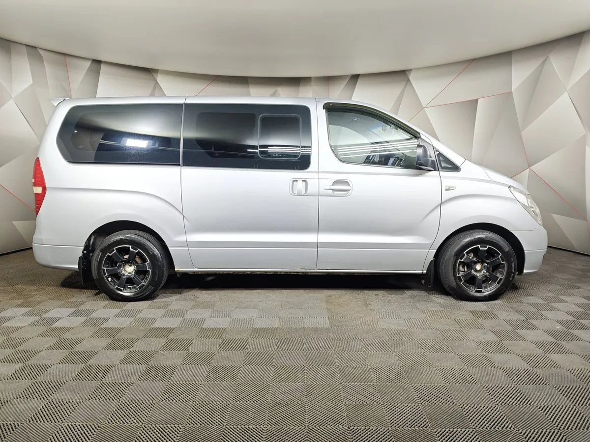Hyundai Grand Starex 2.5 AT (145 л.с.) Серый в АВИЛОН. Слайд №6