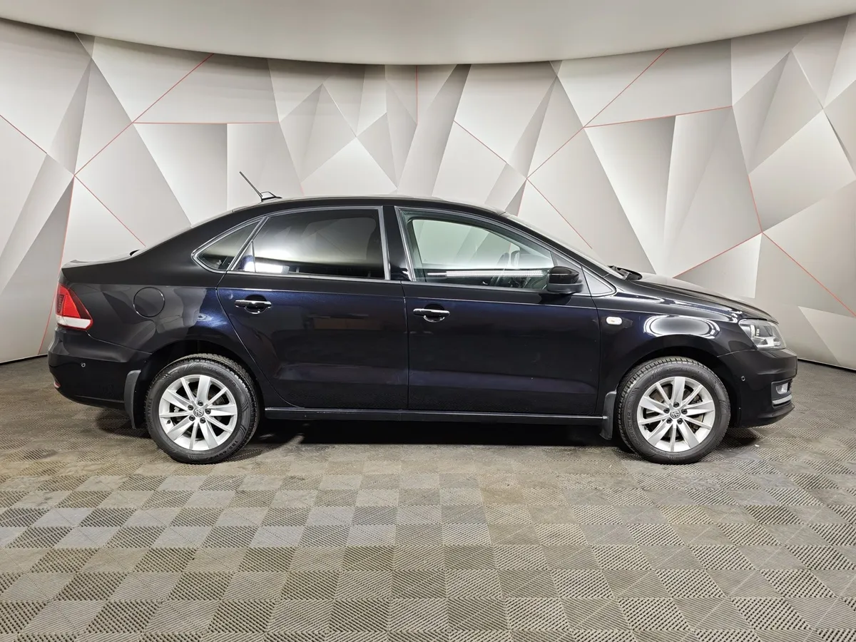 Volkswagen Polo 1.6 MPI AT (110 л.с.) Drive Черный в АВИЛОН. Слайд №6