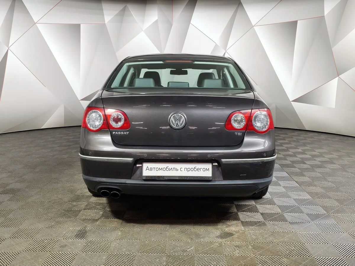Volkswagen Passat 1.8 TSI AT (160 л.с.) Коричневый в АВИЛОН. Слайд №7