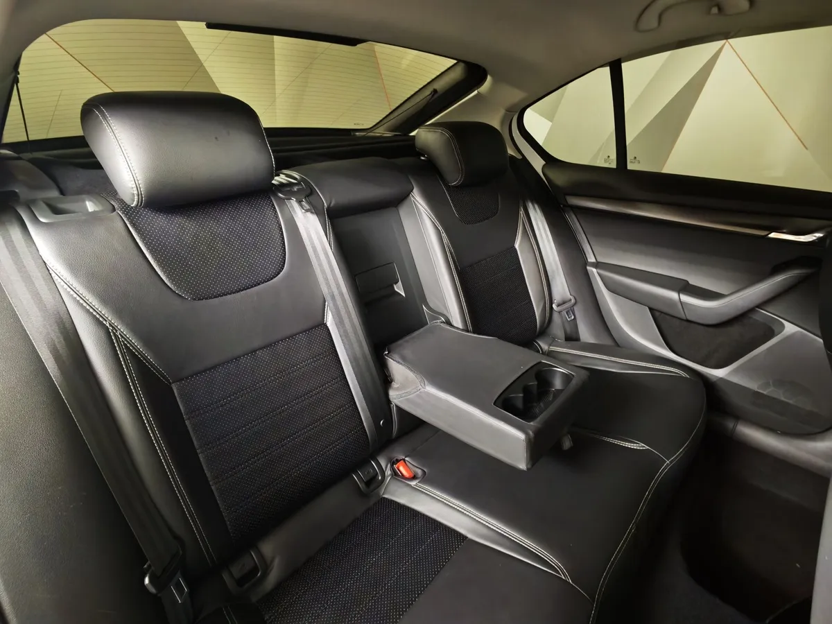 Skoda Octavia 1.6 MPI AT (110 л.с.) Белый в АВИЛОН. Слайд №17