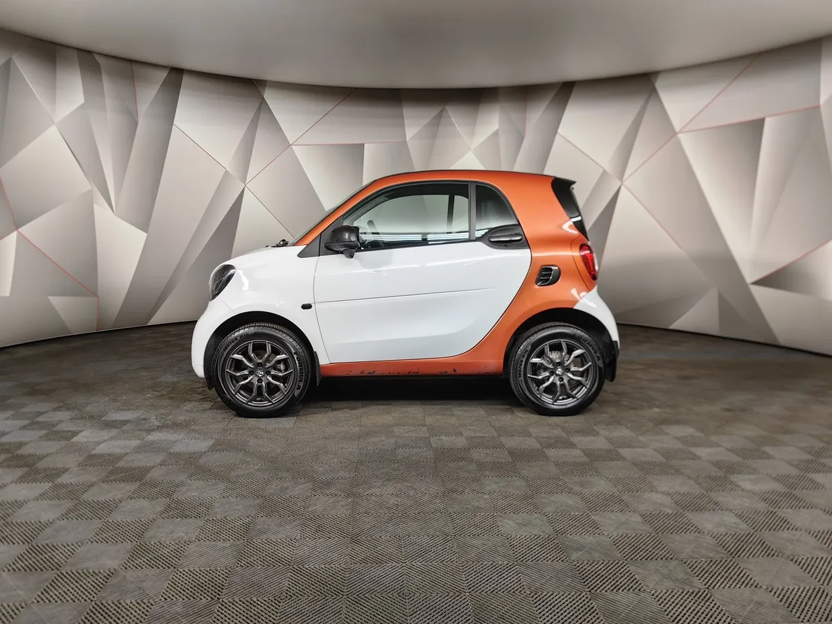 Smart Fortwo 0.9 T AMT twinamic (90 л.с.) Оранжевый в АВИЛОН. Слайд №5