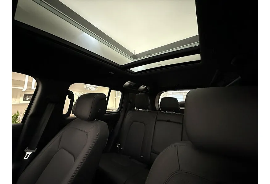 Land Rover Defender 3.0D AT (300 л.с.) HSE Черный в АВИЛОН. Слайд №12