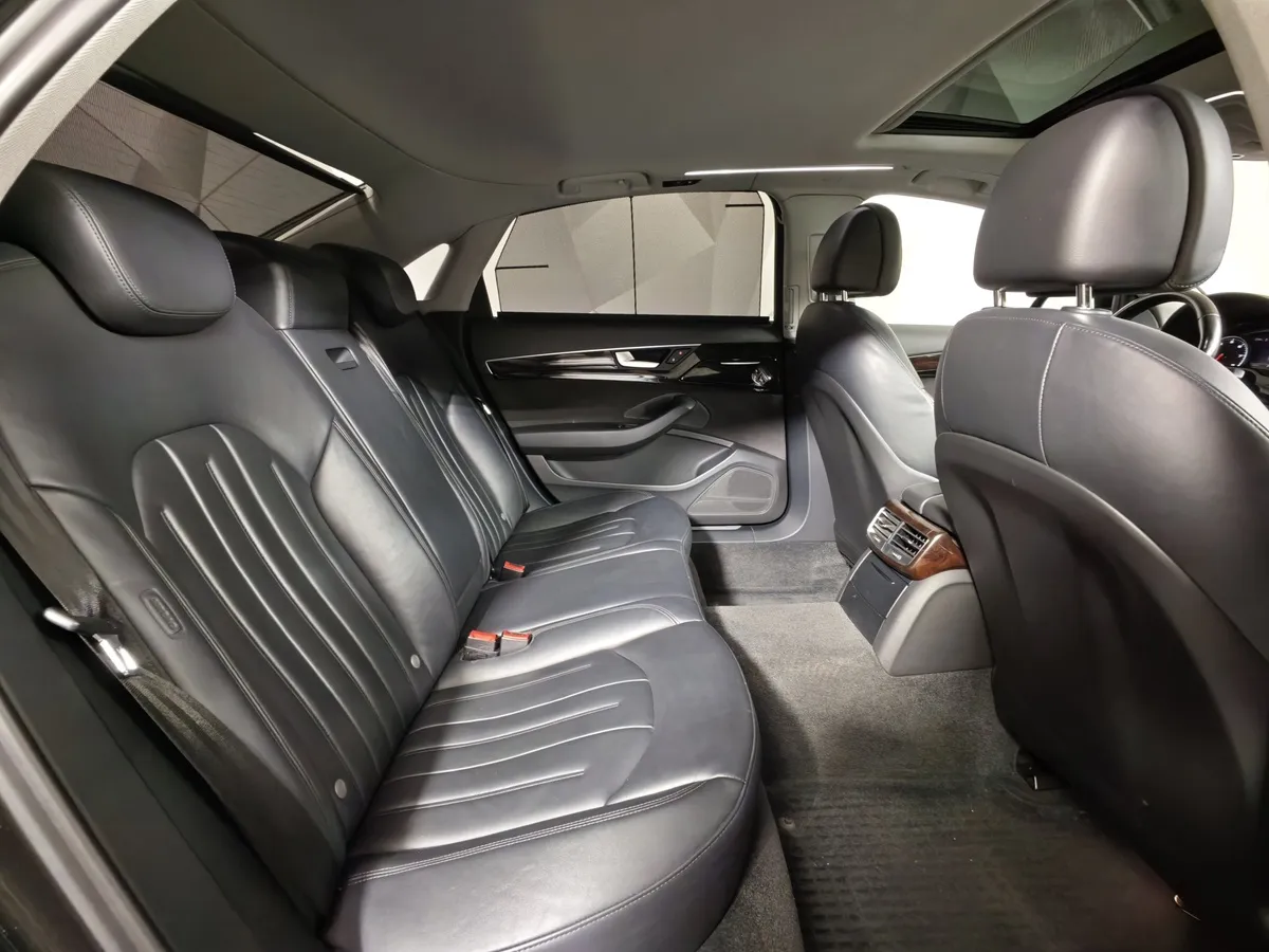Audi A8 3.0 TFSI L tiptronic quattro (310 л.с.) Черный в АВИЛОН. Слайд №14