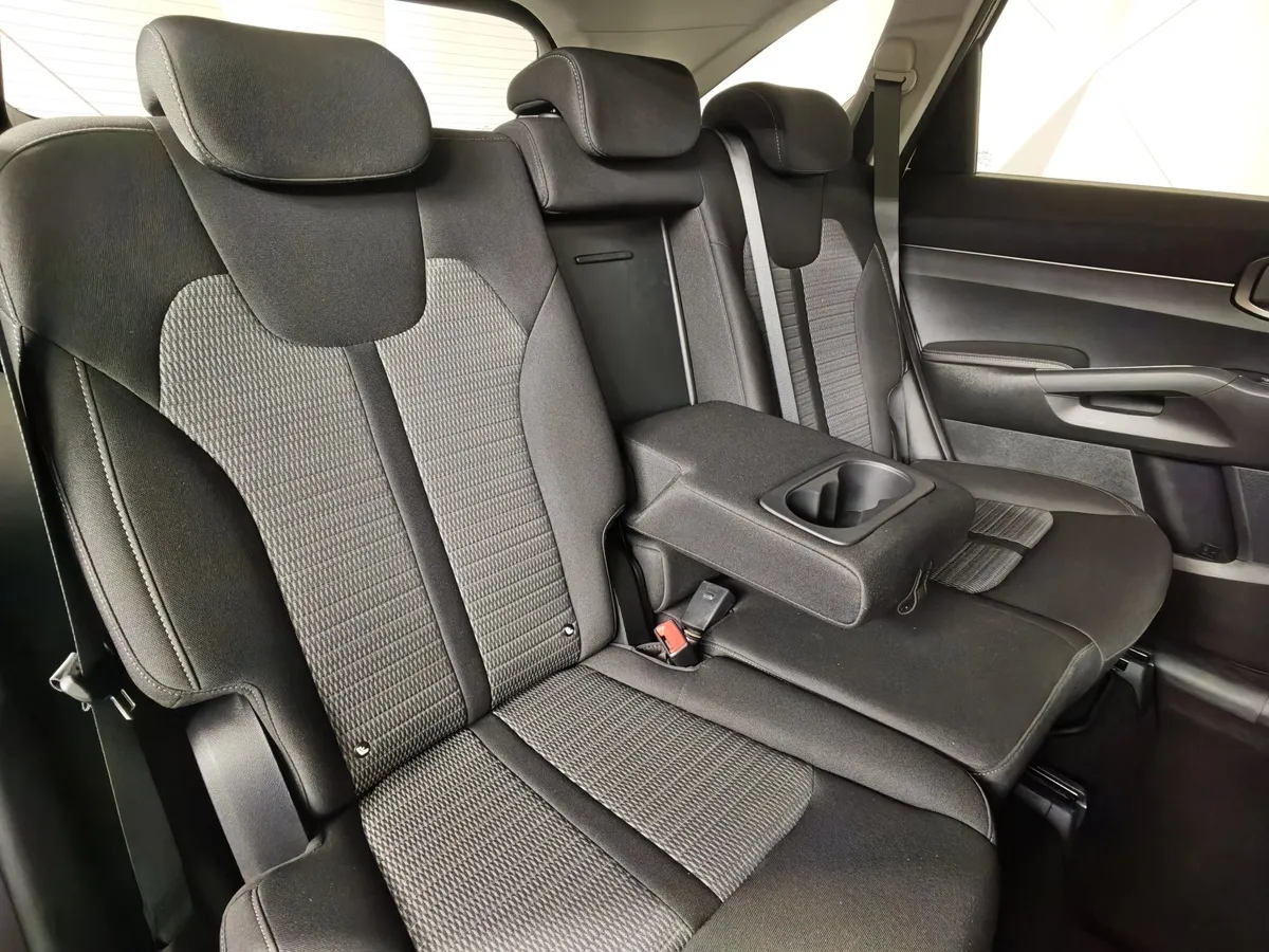 Kia Sorento 2.5 MPI 2WD AT (180 л.с.) Classic Белый в АВИЛОН. Слайд №17