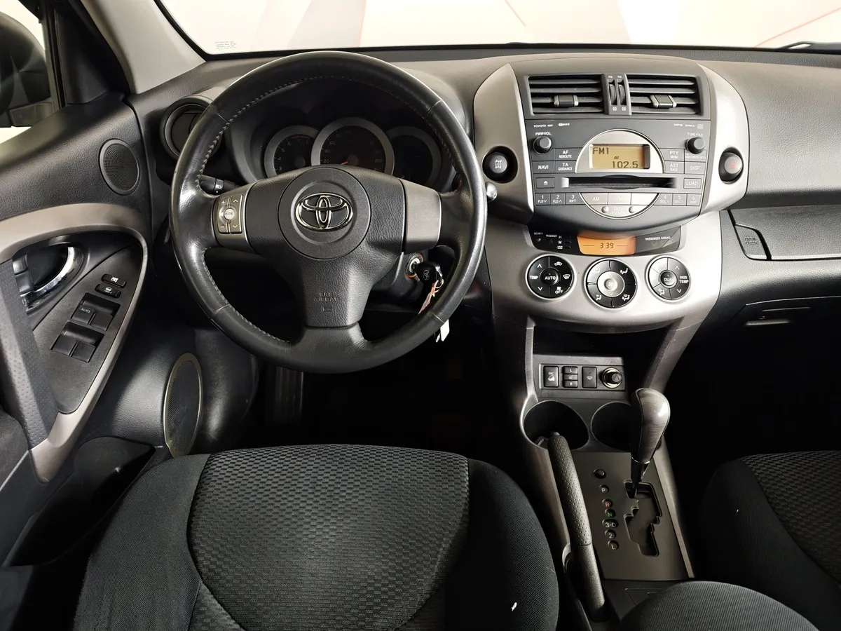 Toyota RAV4 2.0 AT AWD (152 л.с.) Черный в АВИЛОН. Слайд №20