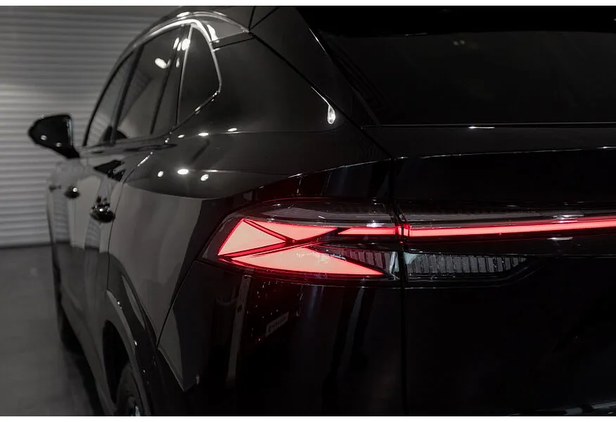 Москвич М70 1.5 DCT FWD (150 л.с.) Драйв Черный в АВИЛОН. Слайд №16