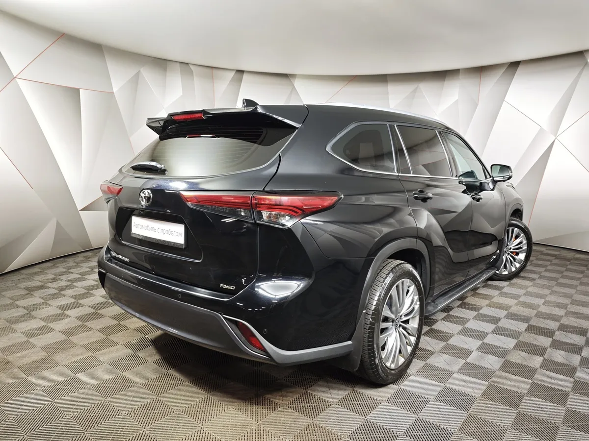Toyota Highlander 2.4T AT 4WD (269 л.с.) Черный в АВИЛОН. Слайд №2