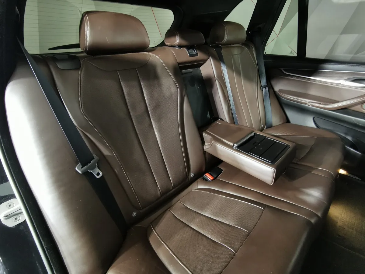 BMW X5 xDrive30d Steptronic (249 л.с.) Черный в АВИЛОН. Слайд №14