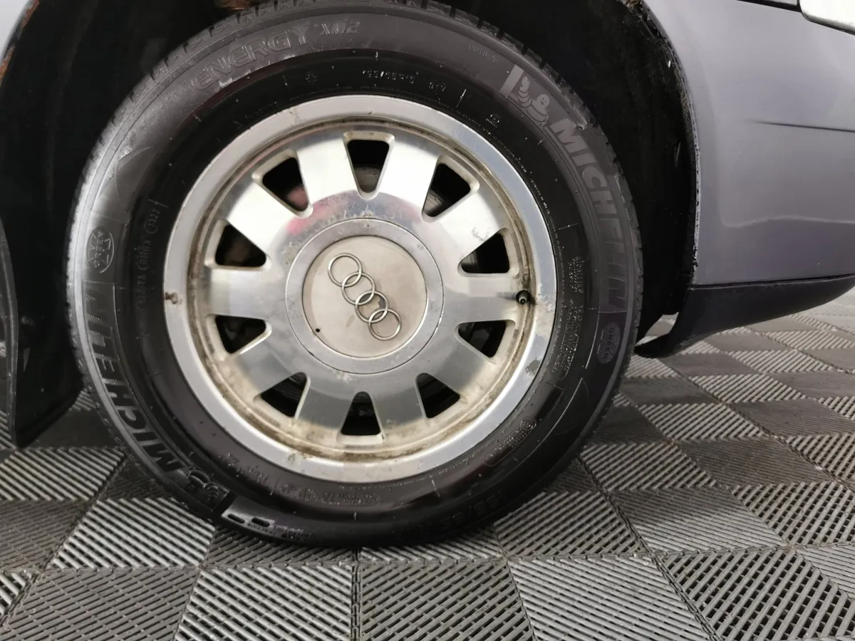 Audi A4 1.6 MT (101 л.с.) Белый в АВИЛОН. Слайд №9