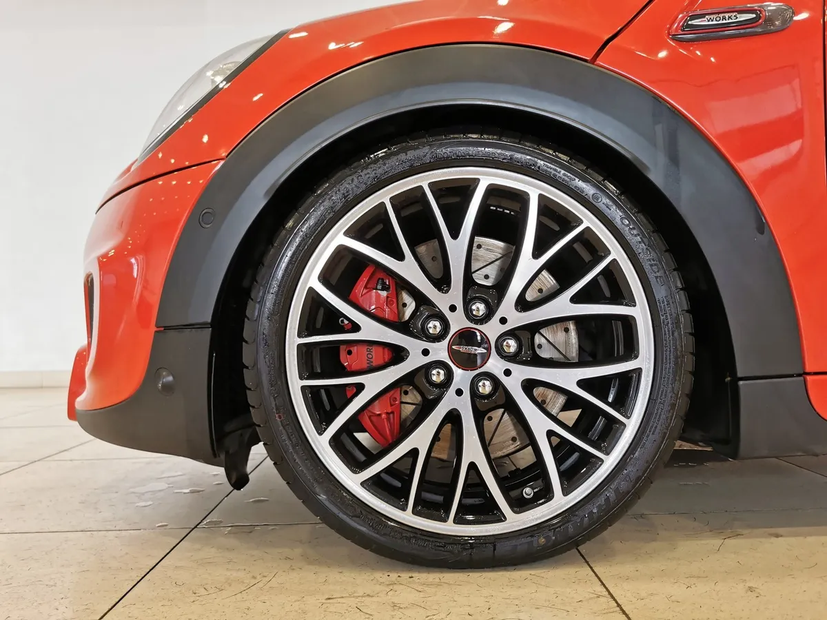 MINI 3 двери JCW 2.0 MT (231 л.с.) Оранжевый в АВИЛОН. Слайд №7