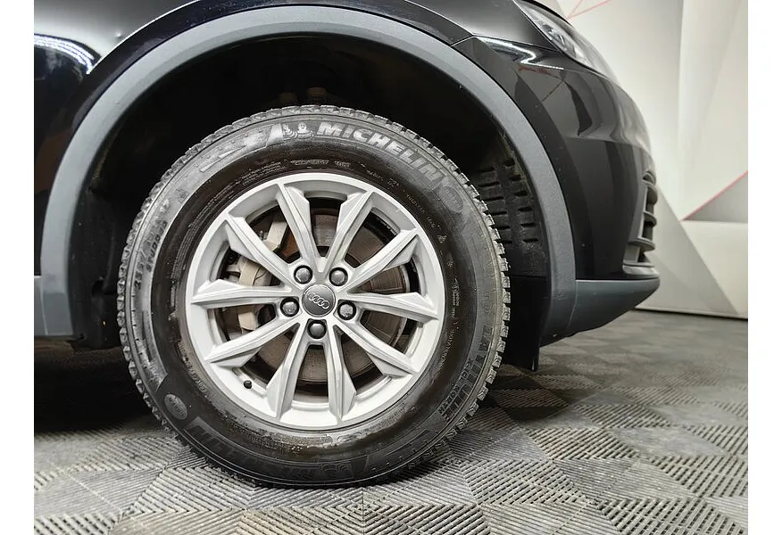 Audi Q5 2.0 TFSI S tronic quattro (249 л.с.) Черный в АВИЛОН. Слайд №9