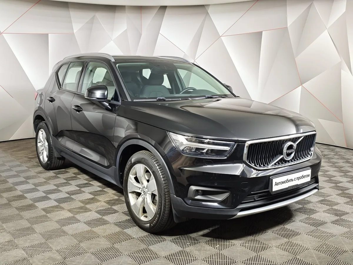 Volvo XC40 2.0 T4 Drive-E AT AWD (190 л.с.) Momentum Черный в АВИЛОН. Слайд №3