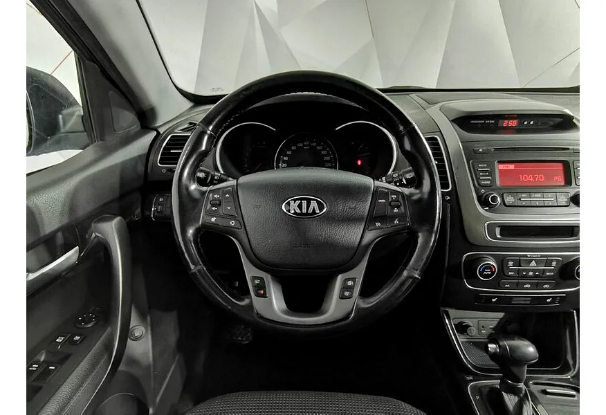Kia Sorento 2.4 AT 4WD (175 л.с.) Luxe Бежевый в АВИЛОН. Слайд №20