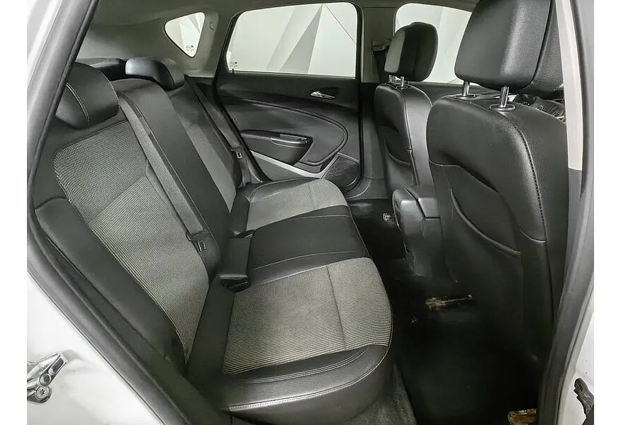 Opel Astra 1.6 AT (115 л.с.) Белый в АВИЛОН. Слайд №16