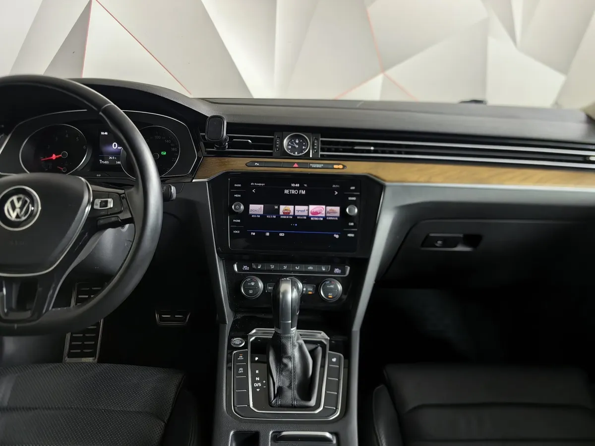 Volkswagen Passat 2.0 TSI BlueMotion DSG 4motion (220 л.с.) Variant Черный в АВИЛОН. Слайд №15