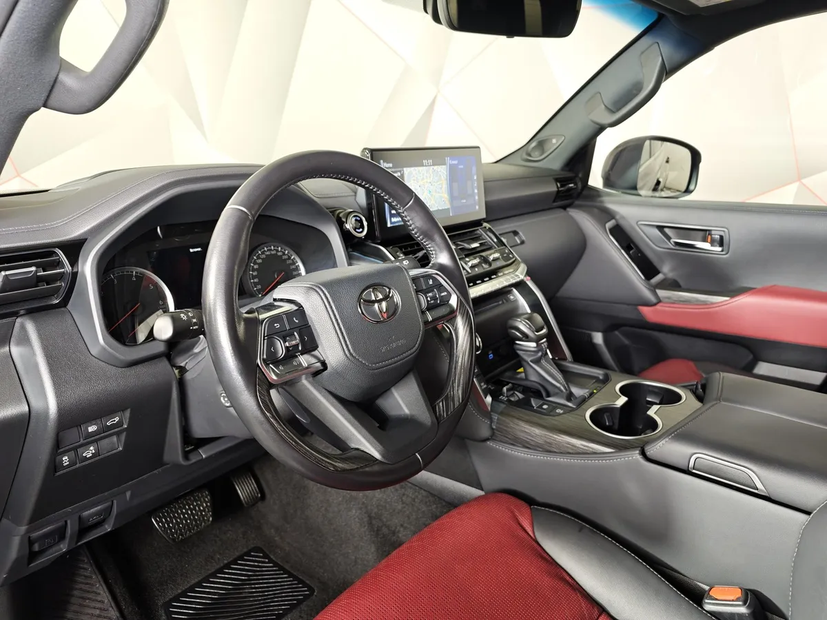 Toyota Land Cruiser 3.4 V6 AT 4WD (299 л.с.) 70th Anniversary Черный в АВИЛОН. Слайд №19