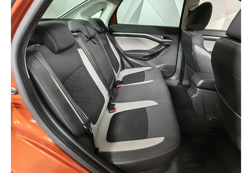 ВАЗ (Lada) Vesta 1.8 AMT (122 л.с.) Оранжевый в АВИЛОН. Слайд №16