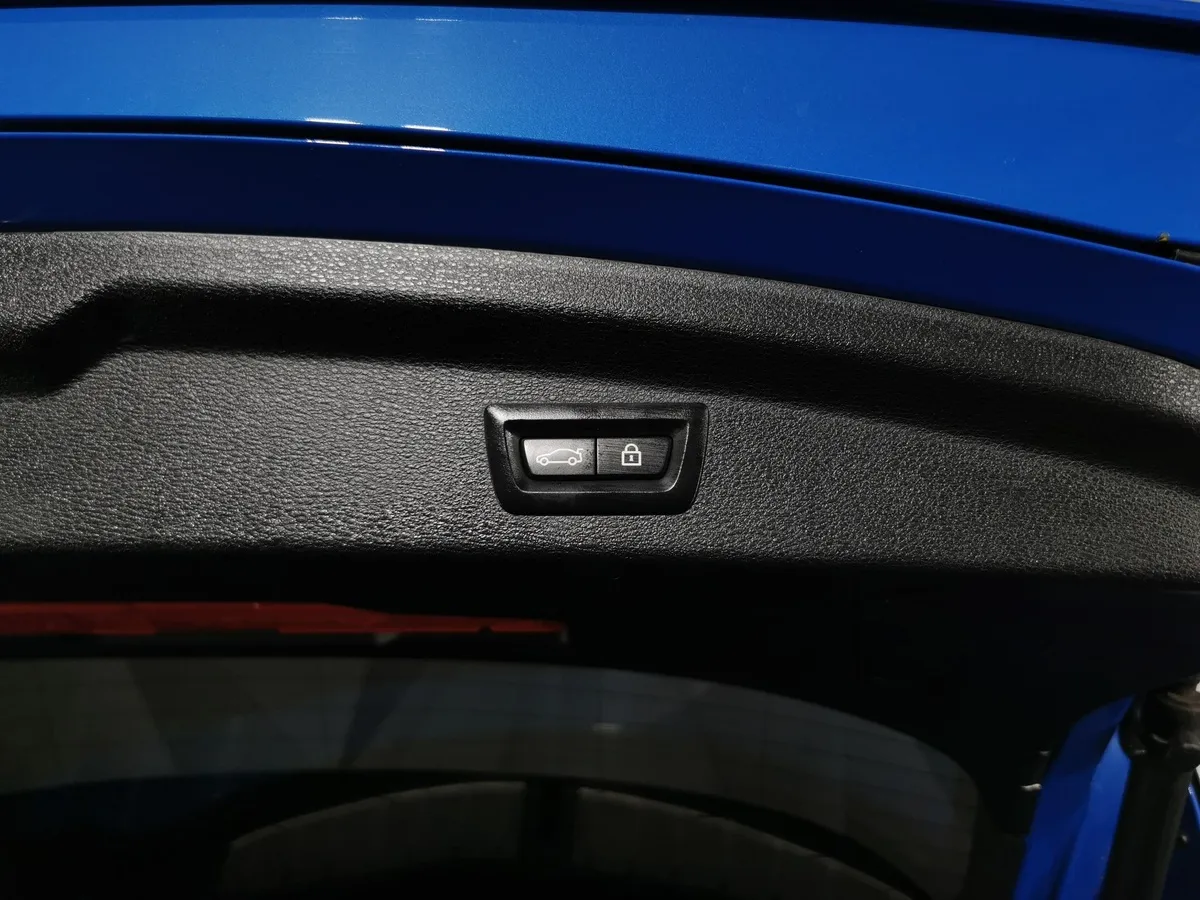 BMW X2 18d xDrive AT (150 л.с.) M Sport Синий в АВИЛОН. Слайд №18