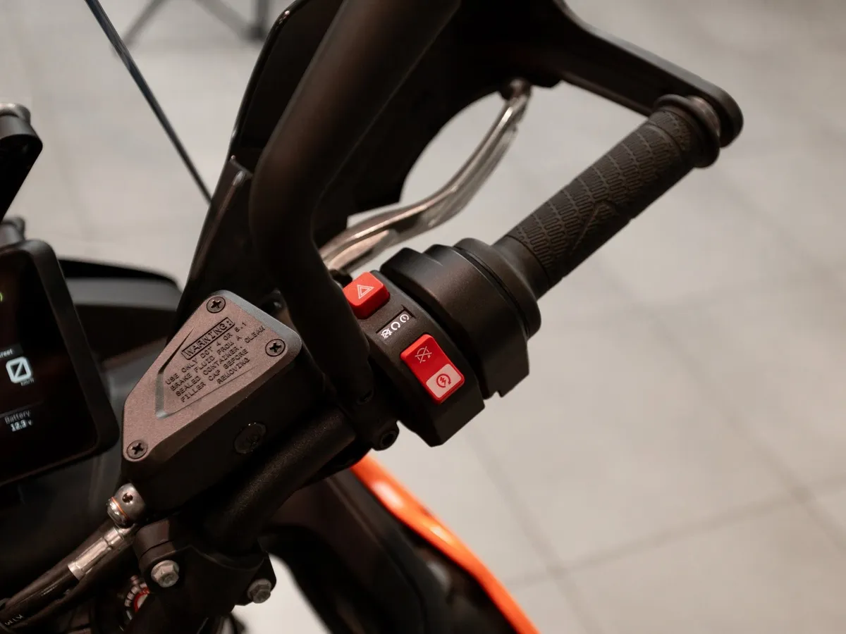 KTM 790 Adventure 799 см³ (95 л.с.) (95) 799 Оранжевый в АВИЛОН. Слайд №12