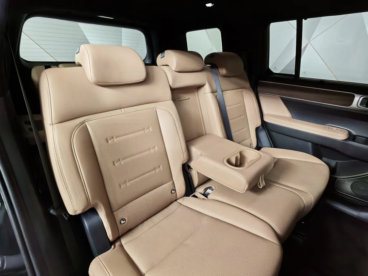 Hyundai Santa Fe 2.5 AT 4WD (194 л.с.) 7 мест Modern Черный в АВИЛОН. Слайд №16