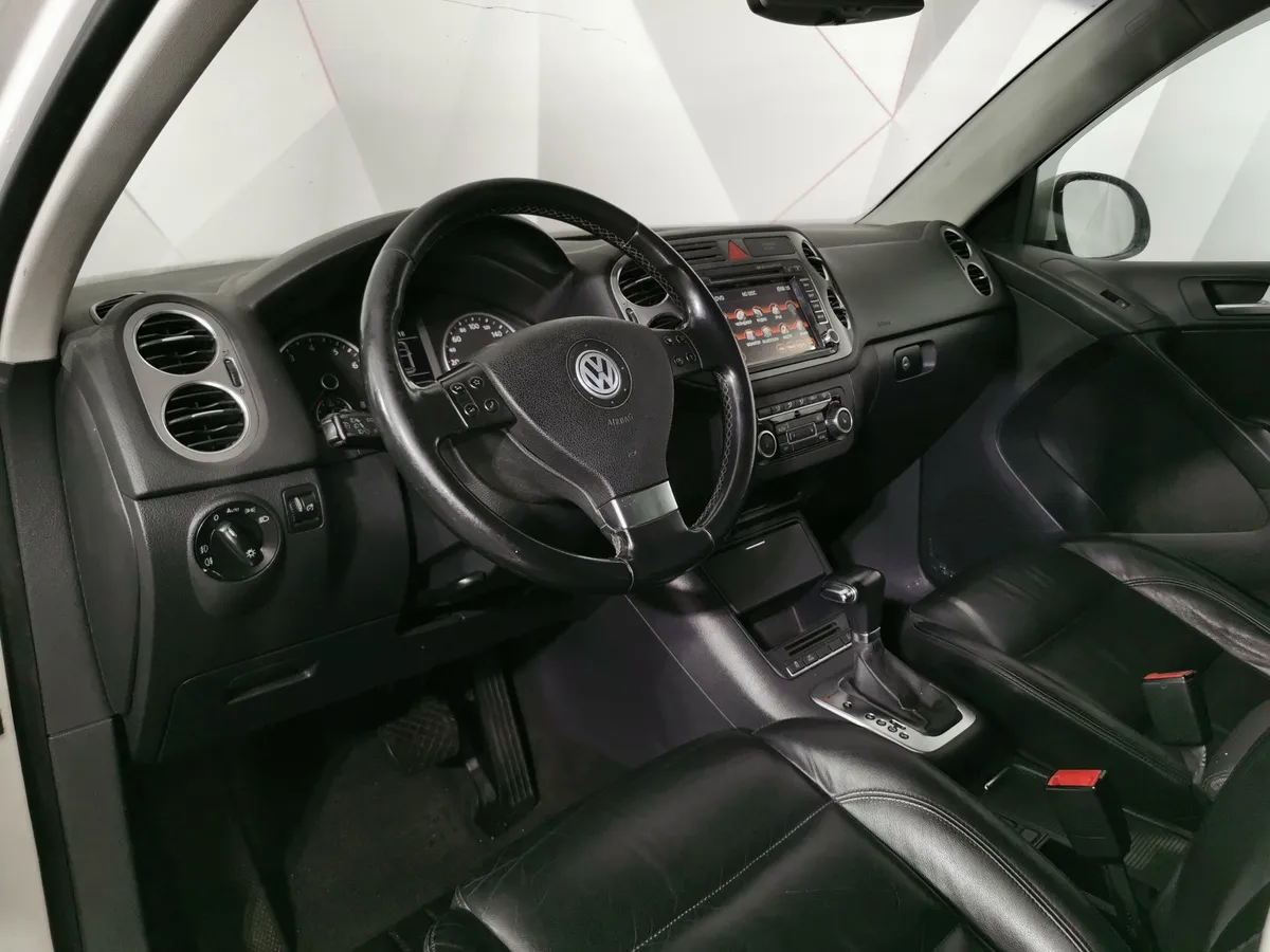 Volkswagen Tiguan 2.0 TSI 4Motion AT (170 л.с.) Sport & Style Белый в АВИЛОН. Слайд №17