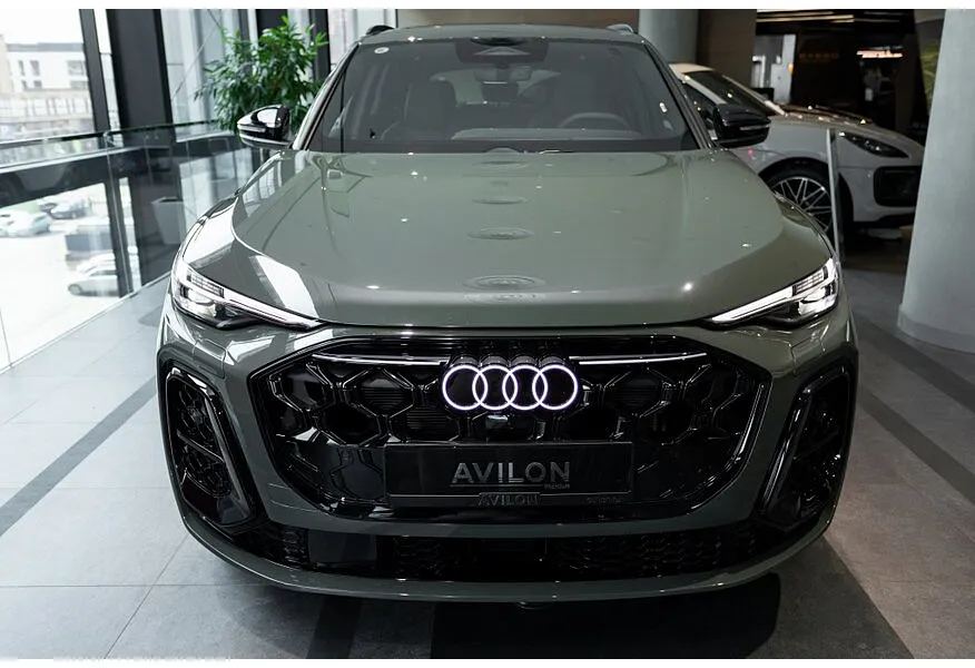 Audi Q5 L 2.0 40 TFSI S tronic quattro (204 л.с.) Зеленый в АВИЛОН. Слайд №3