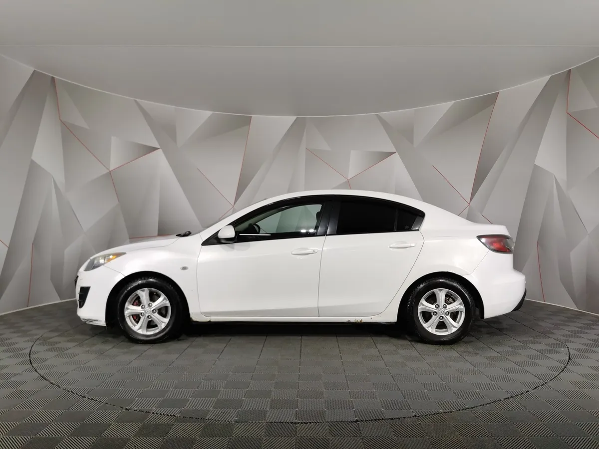 Mazda 3 1.6 AT (105 л.с.) Белый в АВИЛОН. Слайд №5