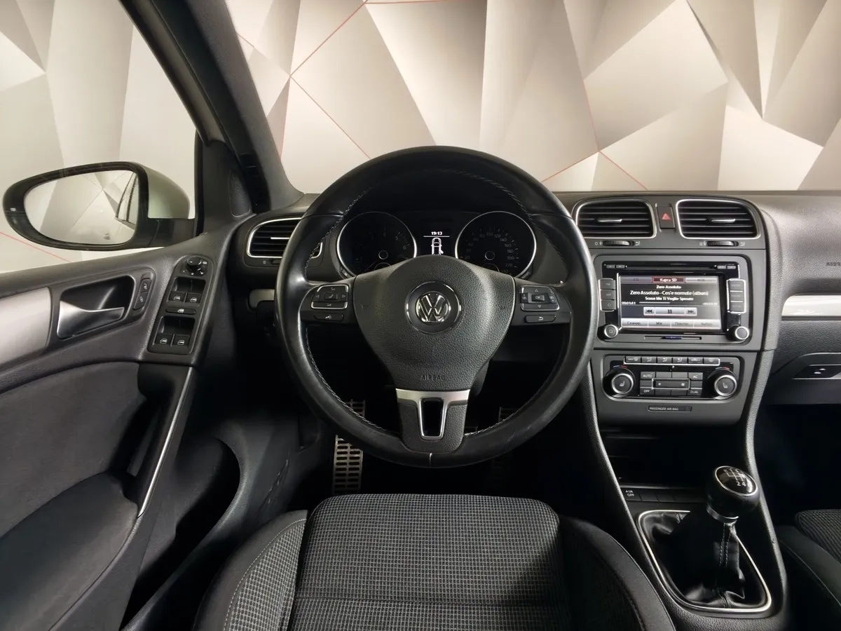 Volkswagen Golf 1.4 TSI MT (122 л.с.) Highline Белый в АВИЛОН. Слайд №19