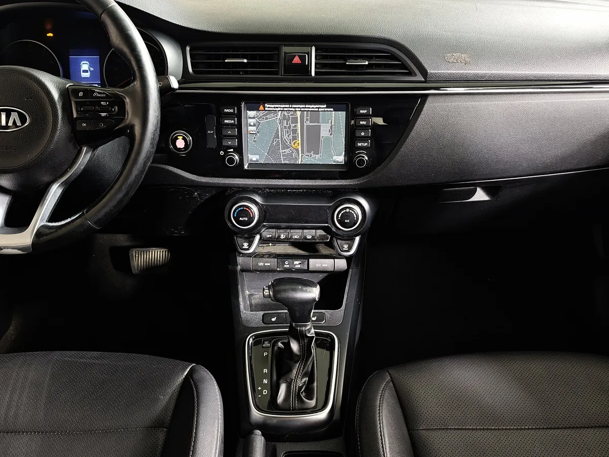 Kia Rio 1.6 AT (123 л.с.) Белый в АВИЛОН. Слайд №15